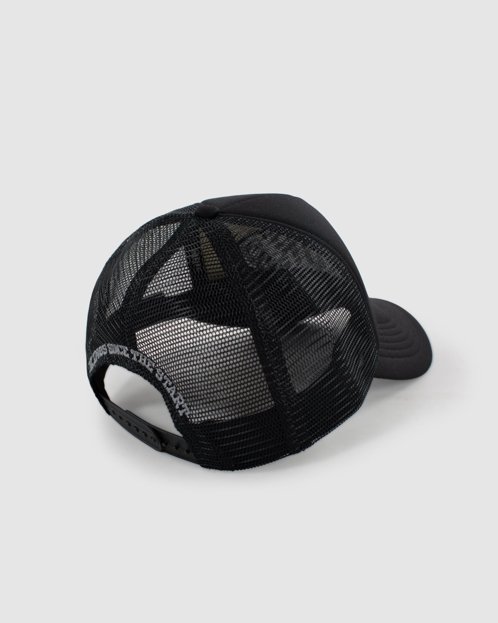 ALL ROUNDER TRUCKER CAP - BLACK