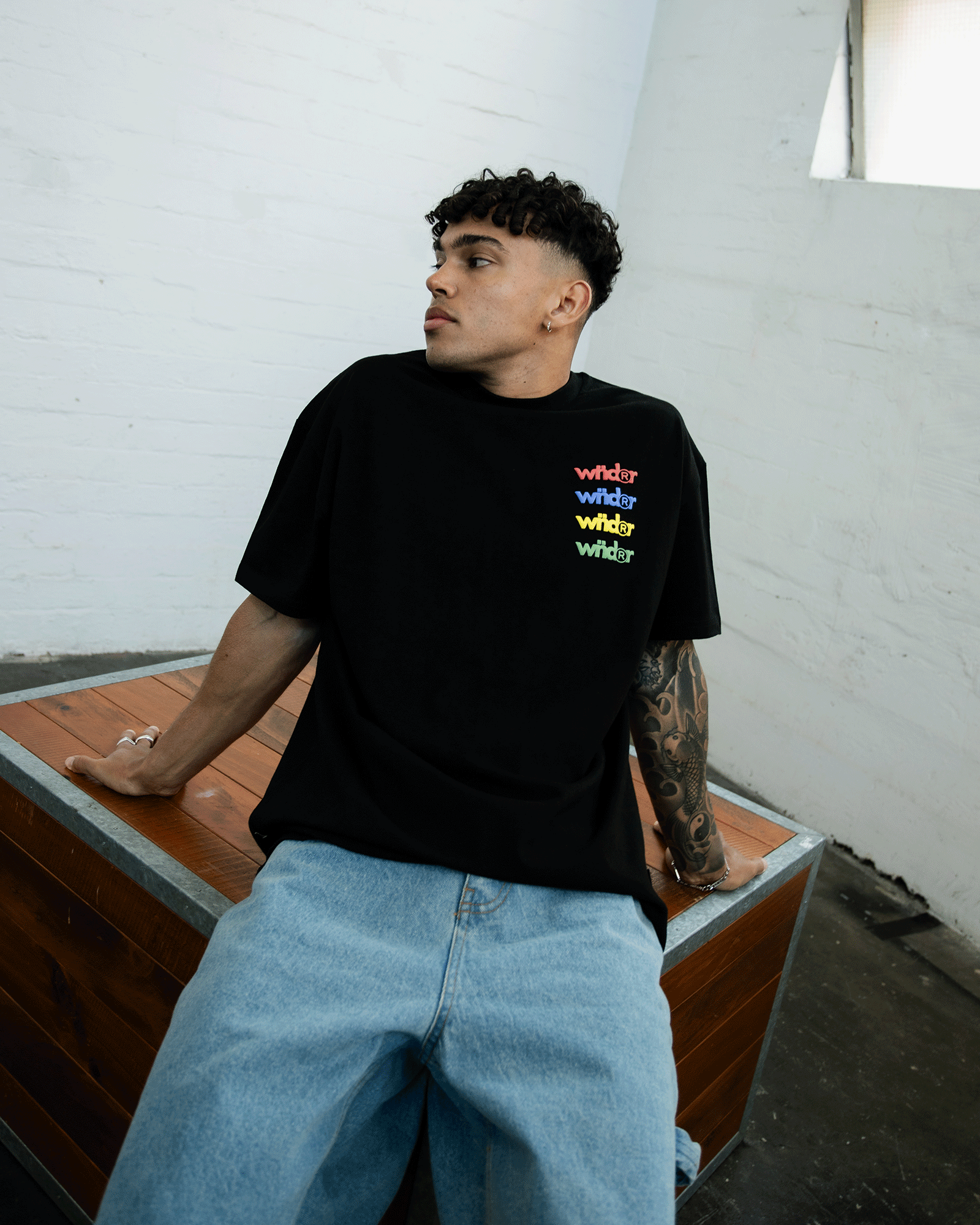 SOURCE BOX FIT TEE - BLACK