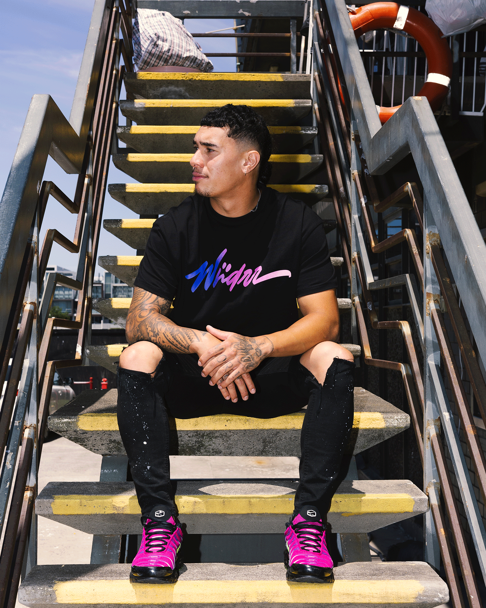 ARTEMIS BOX FIT TEE - BLACK