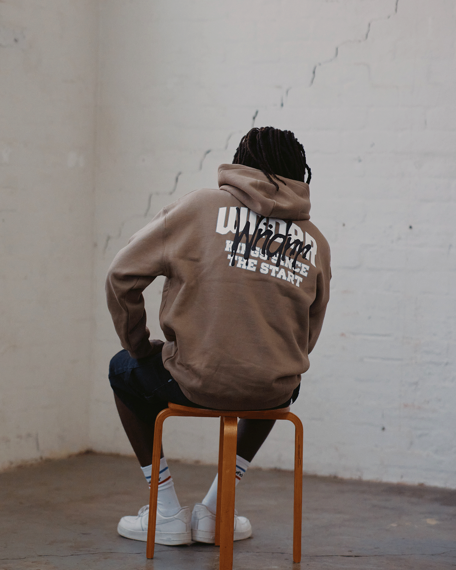 TOP TIER HOOD SWEAT - TAUPE