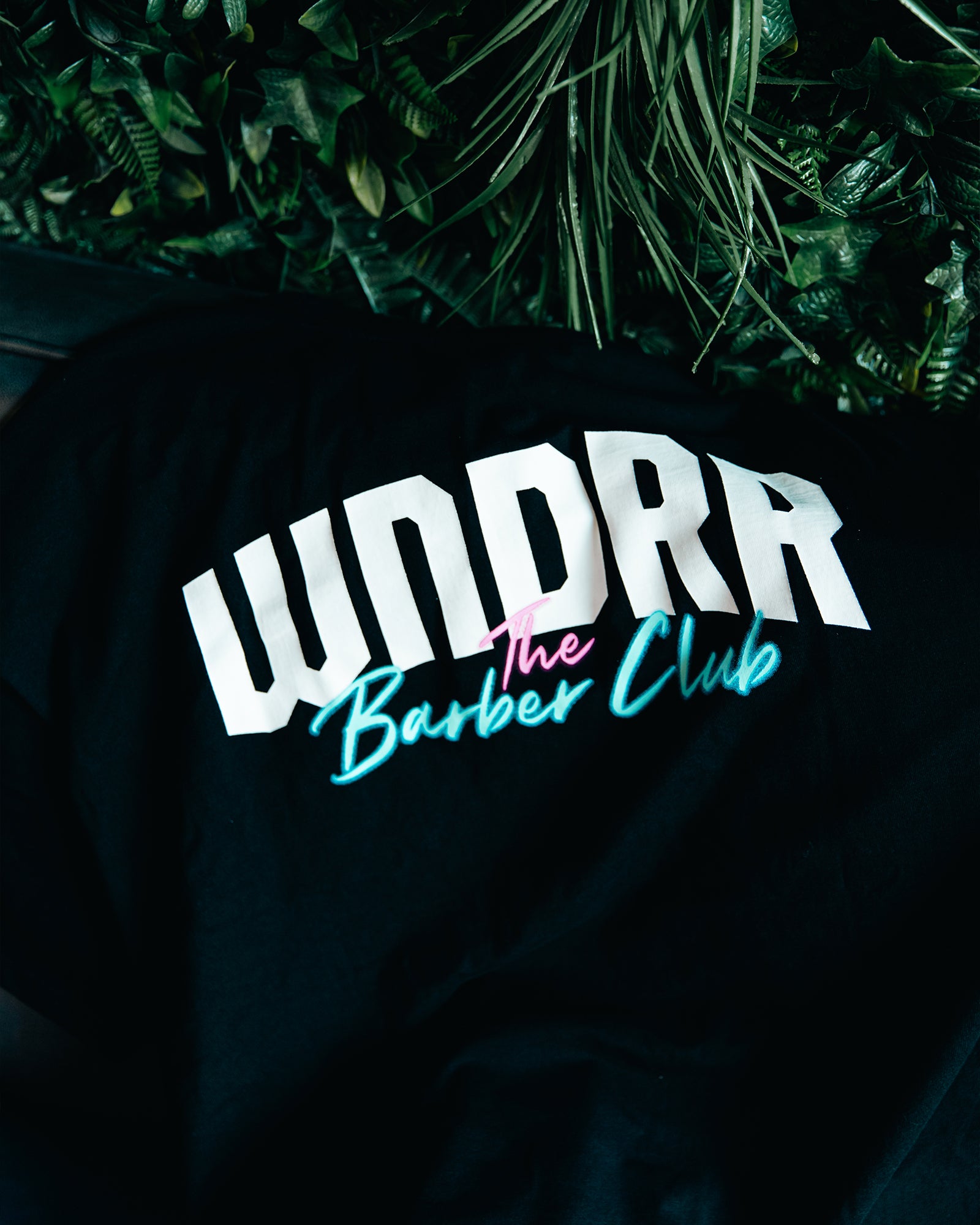 THE BARBER CLUB TEE - BLACK