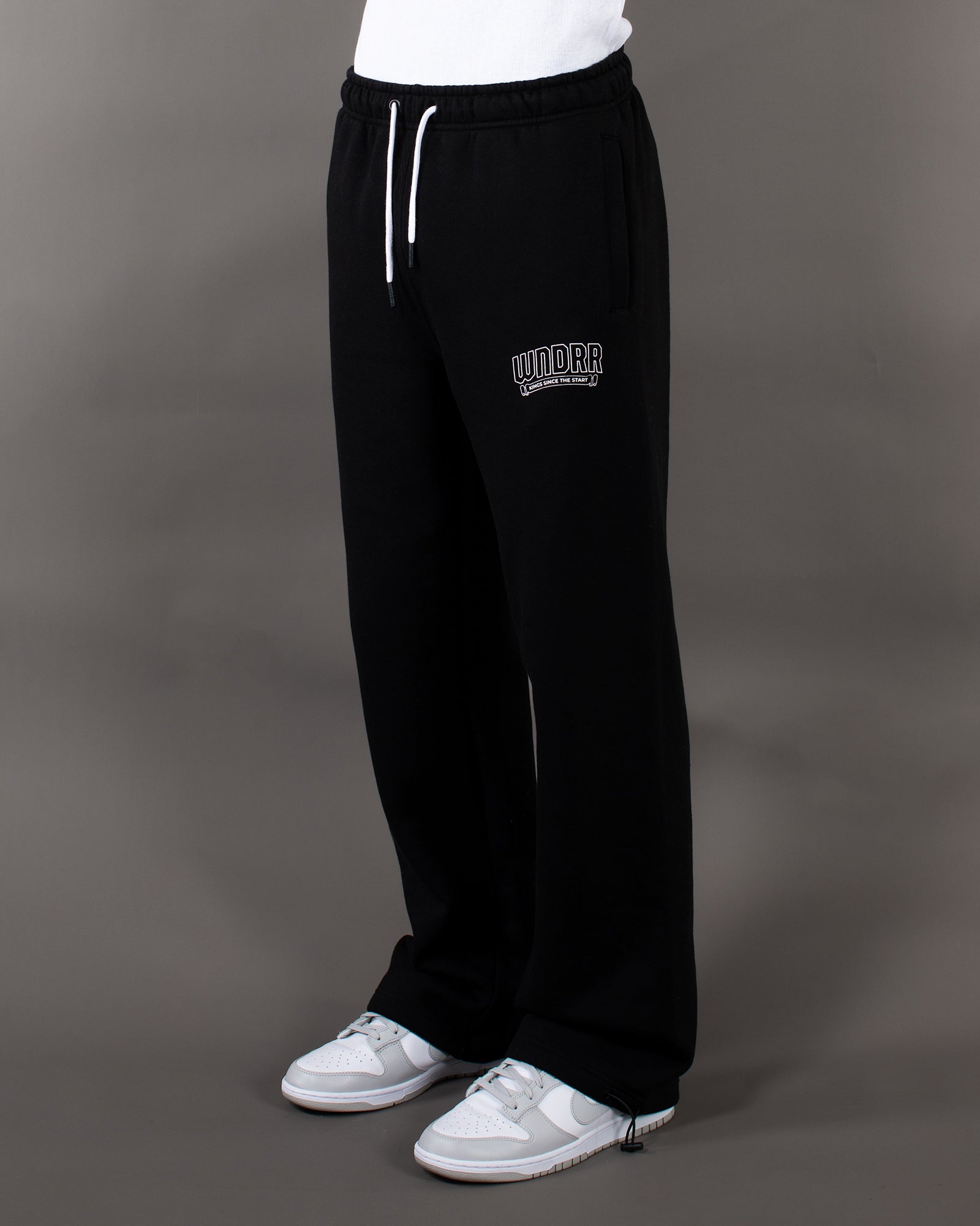 BANNER STRAIGHT TRACKPANT - BLACK