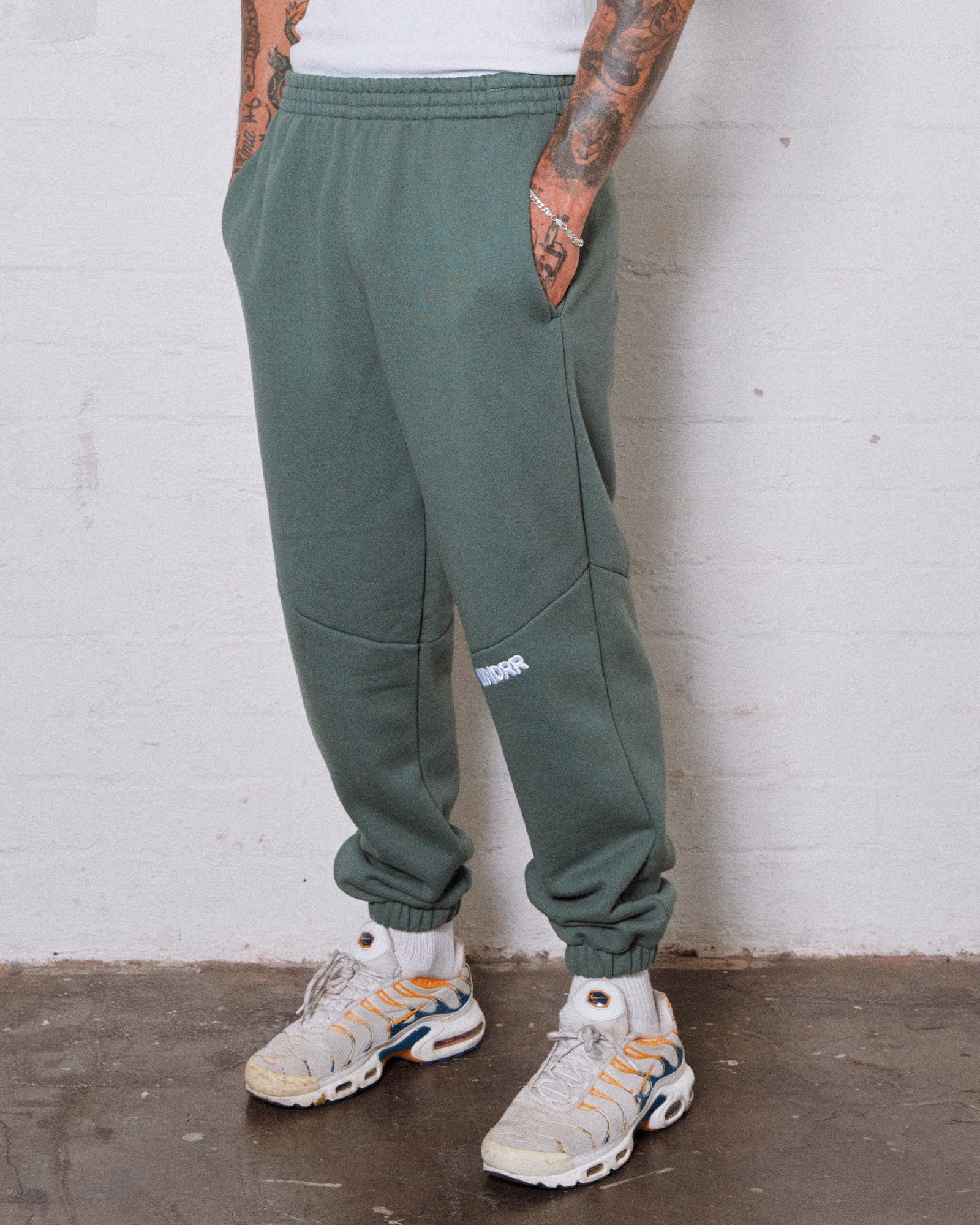 HALO BAGGY TRACKPANT - DARK GREEN