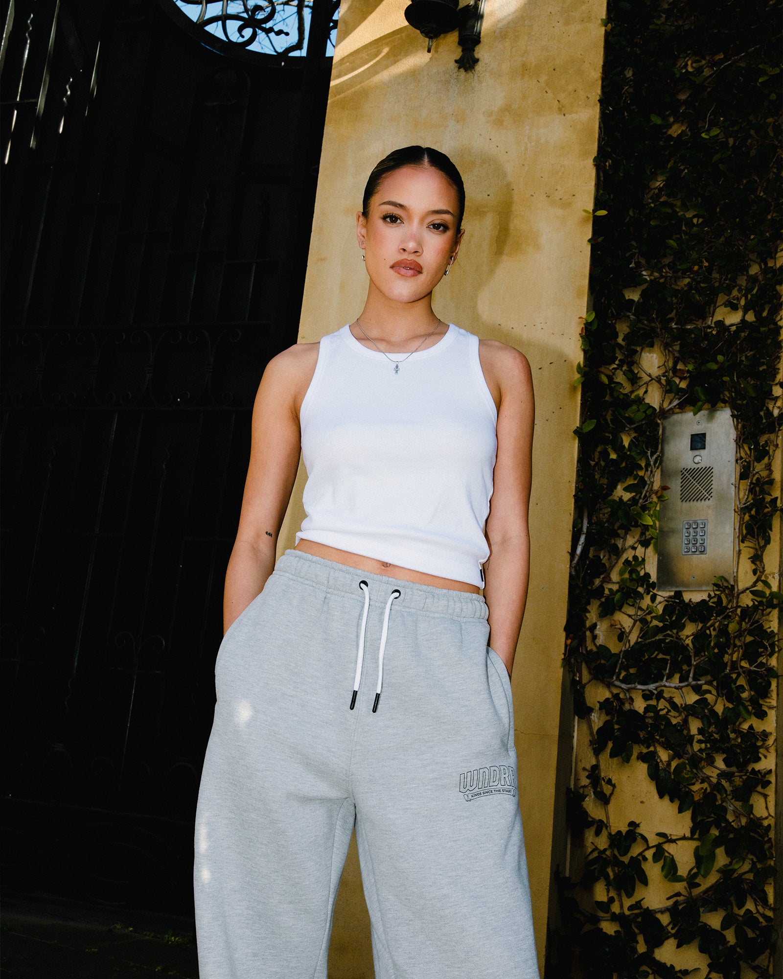 BANNER LOUNGE TRACKPANT - GREY MARLE