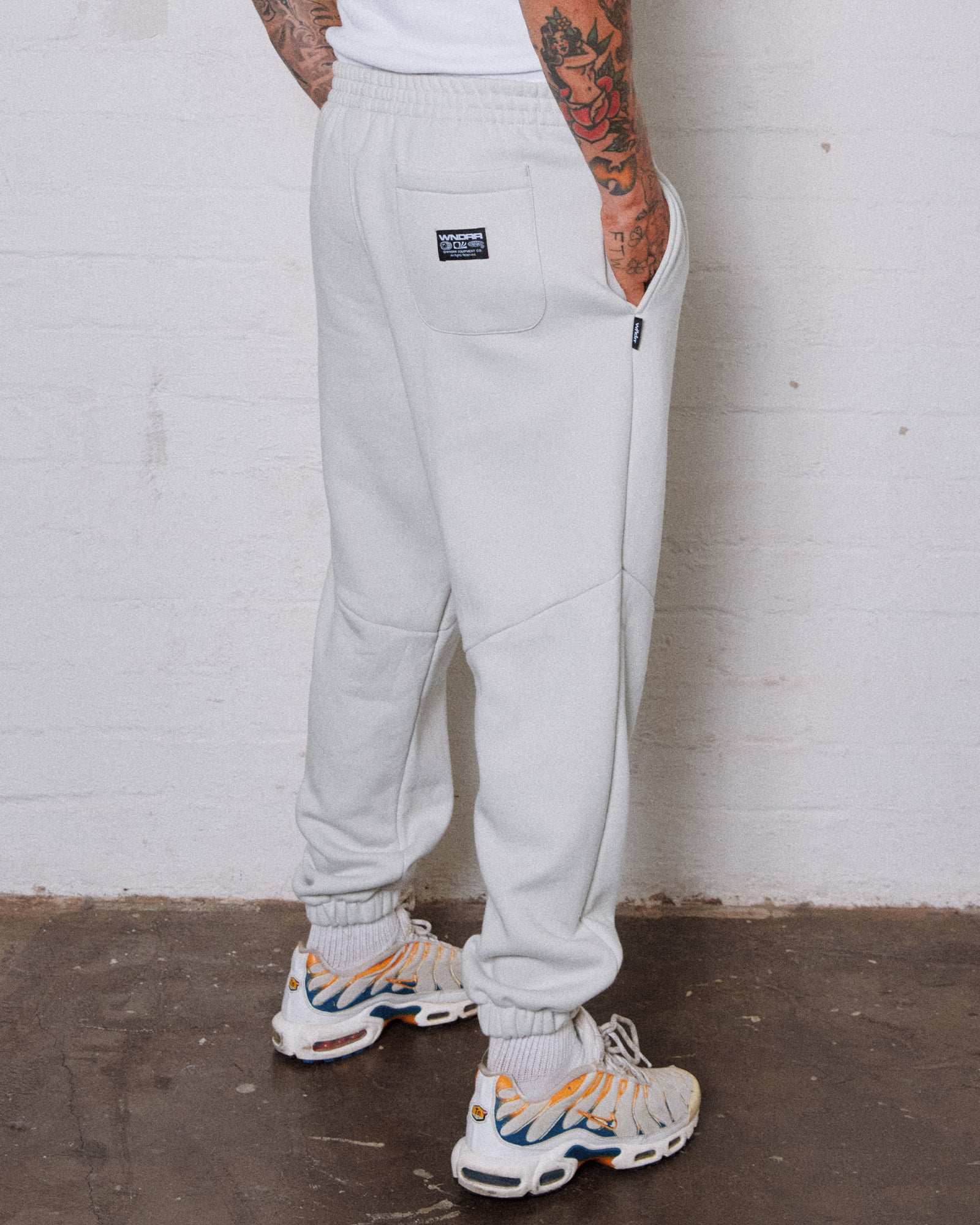 HALO BAGGY TRACKPANT - OYSTER