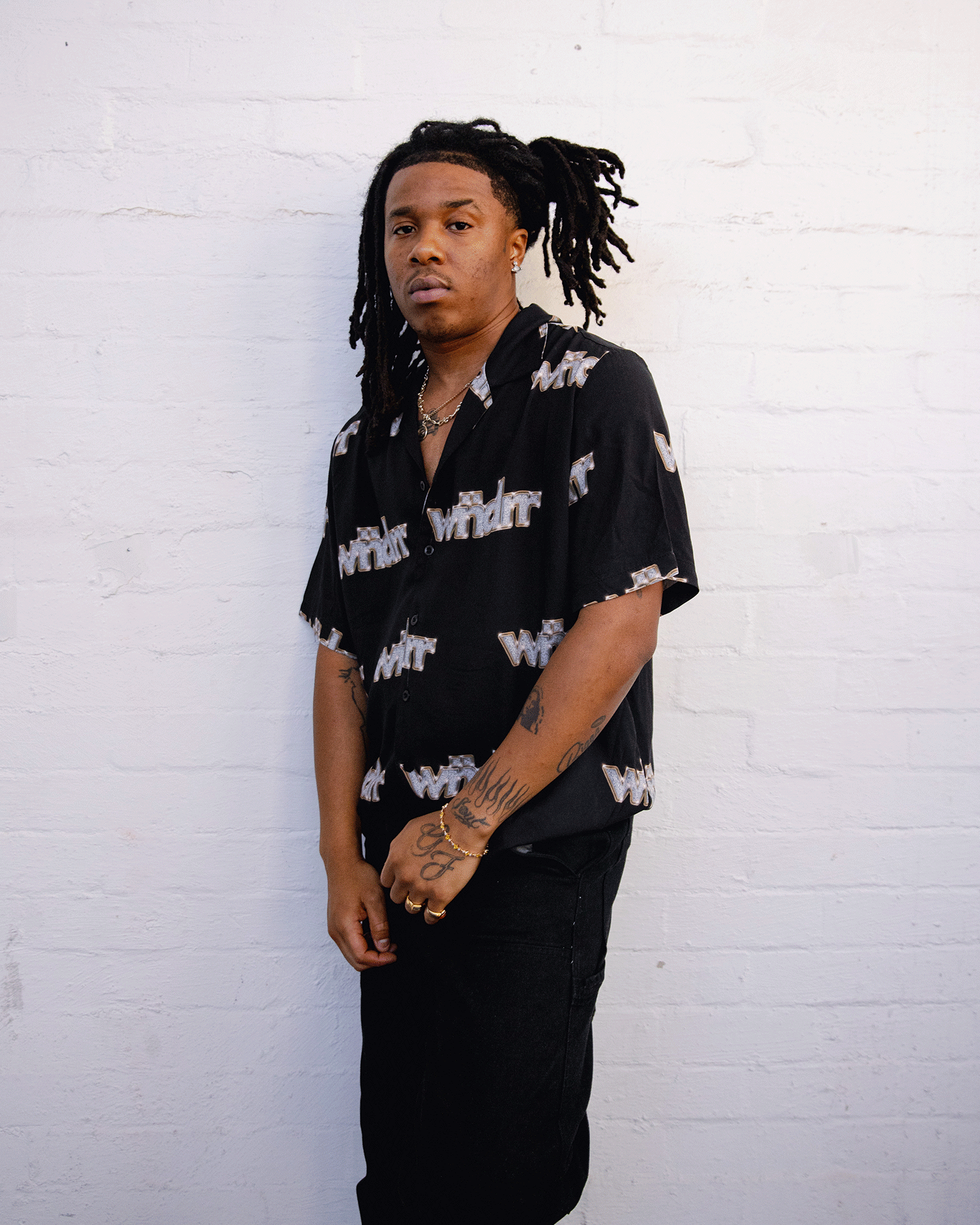 VIOLATION S/S SHIRT - BLACK